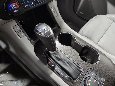 Used 2017 GMC Acadia SLT FWD image 21