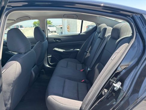 Used 2025 Nissan Altima 2.5 SV FWD image 25