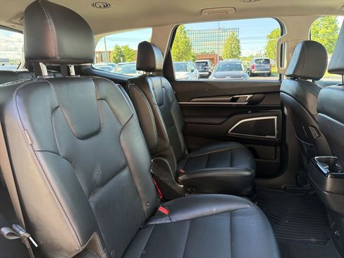 Certified 2023 Kia Telluride S w/ S Sunroof Package AWD/4WD image 13