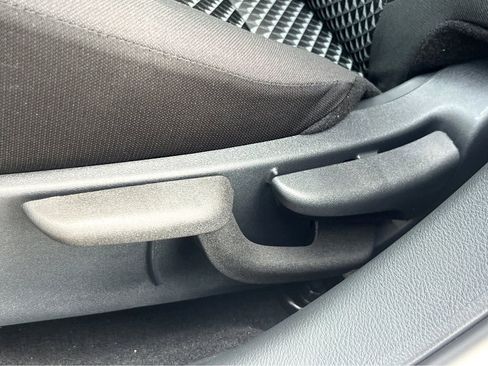 New 2025 Nissan Versa S w/ Trunk Package FWD image 18