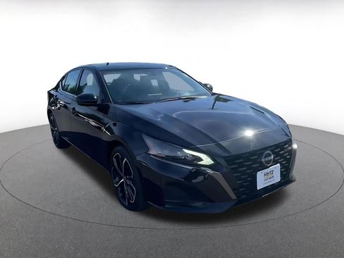 Used 2025 Nissan Altima 2.5 SR image 3