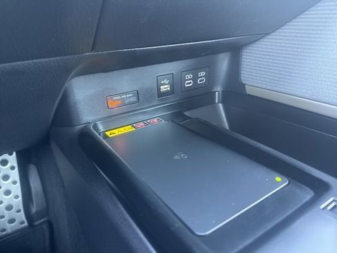 Used 2025 Toyota Camry SE image 29