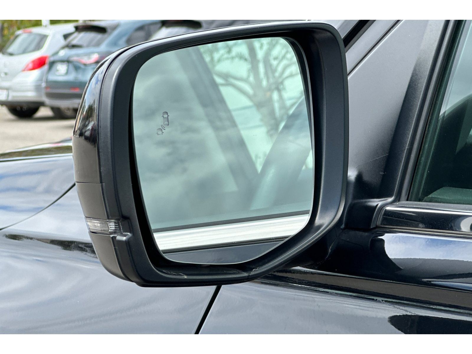 Used 2024 Honda Pilot Touring image 11