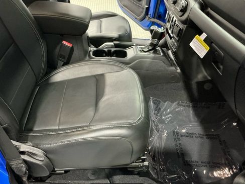 Used 2022 Jeep Wrangler Unlimited Sahara image 18