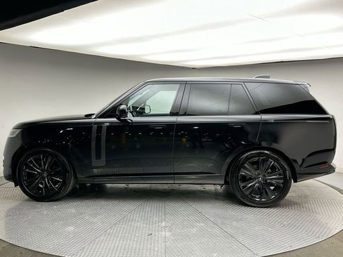 Certified 2025 Land Rover Range Rover SE image 10