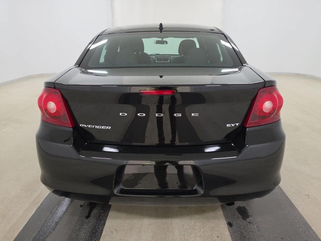 Used 2013 Dodge Avenger SXT FWD image 7