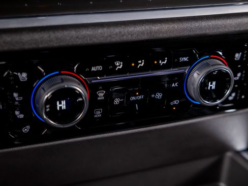 Used 2026 Chevrolet Silverado 1500 High Country image 17