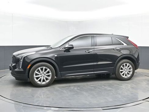 Used 2023 Cadillac XT4 Luxury w/ Cold Weather Package FWD image 11