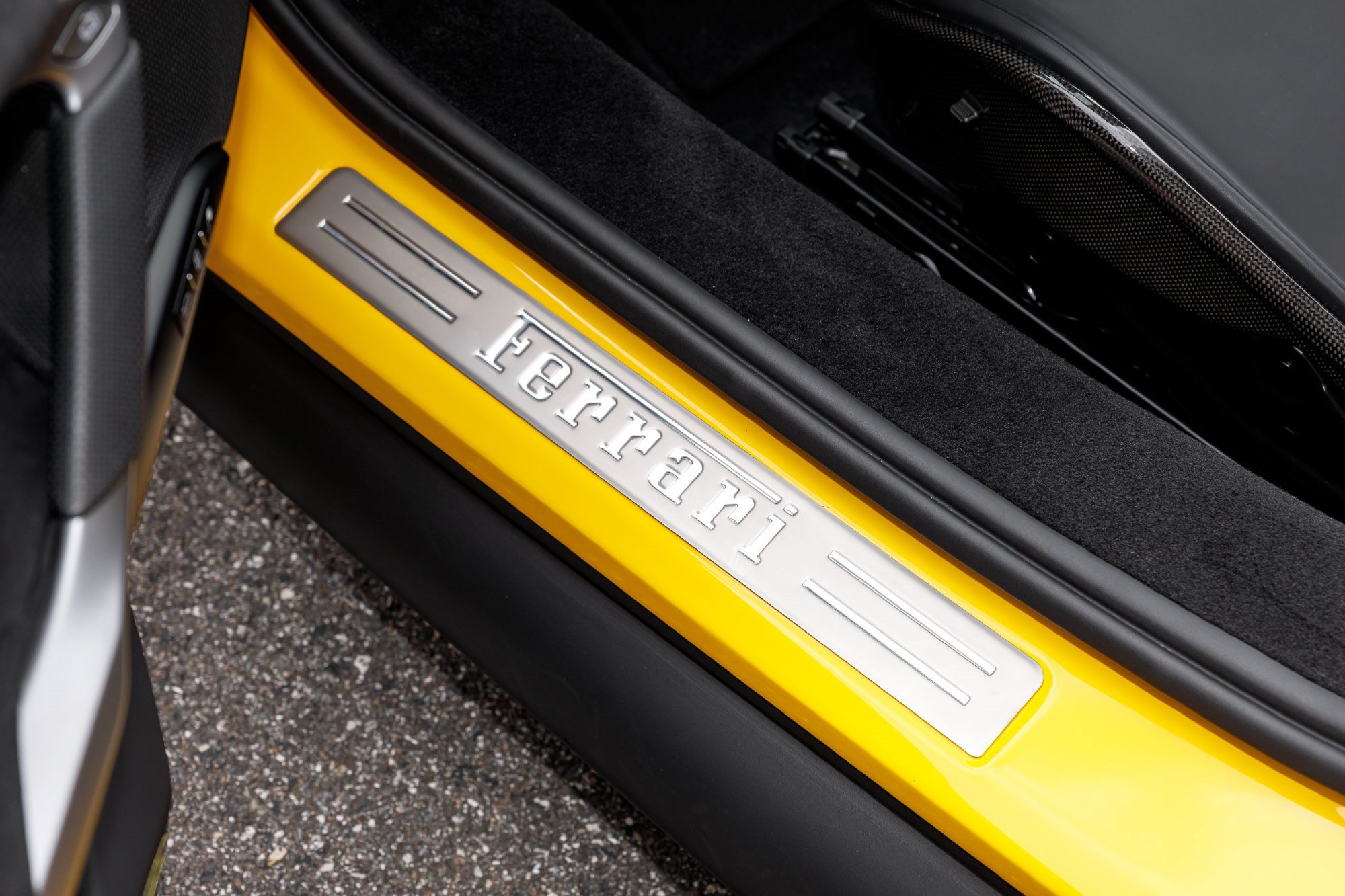 Used 2025 Ferrari 296 GTS RWD image 29