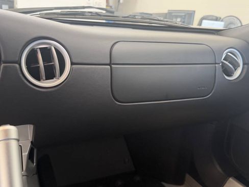 Used 2006 Ford GT RWD image 41