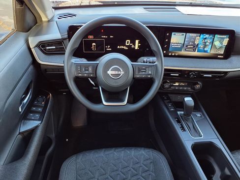 New 2026 Nissan Kicks SV image 13