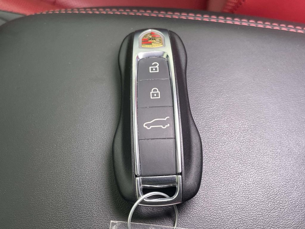 Certified 2023 Porsche Cayenne GTS AWD/4WD image 43