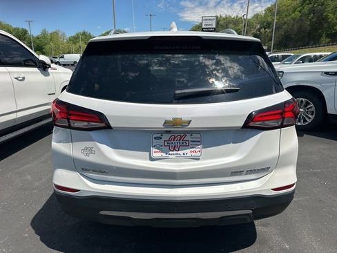 Used 2023 Chevrolet Equinox Premier image 3