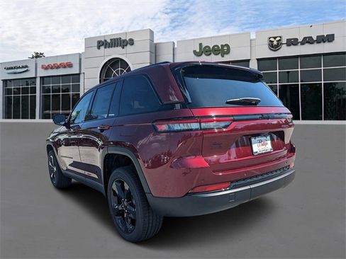 New 2025 Jeep Grand Cherokee Altitude image 6