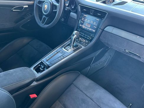 Used 2018 Porsche 911 GT3 RWD image 16
