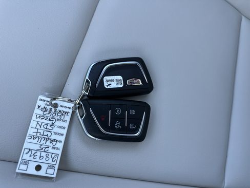 Used 2025 Cadillac CT4 Luxury image 20