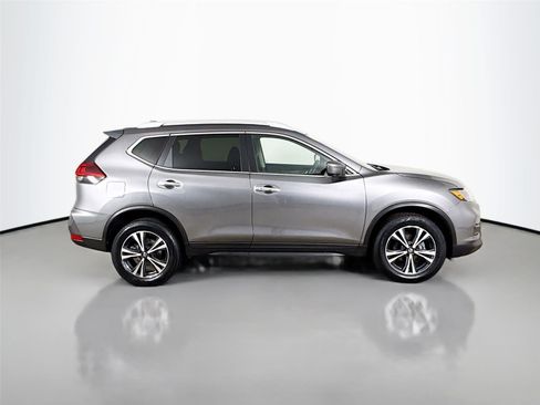 Used 2020 Nissan Rogue SV w/ Premium Package image 8