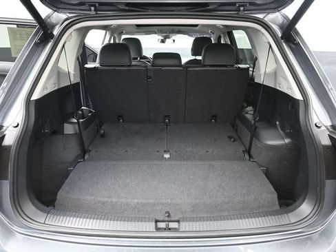 Used 2024 Volkswagen Tiguan SE FWD image 33