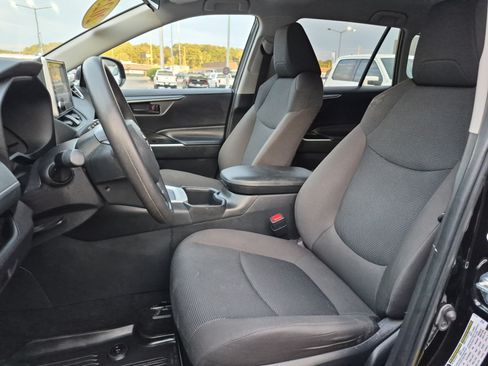 Used 2025 Toyota RAV4 LE FWD image 10