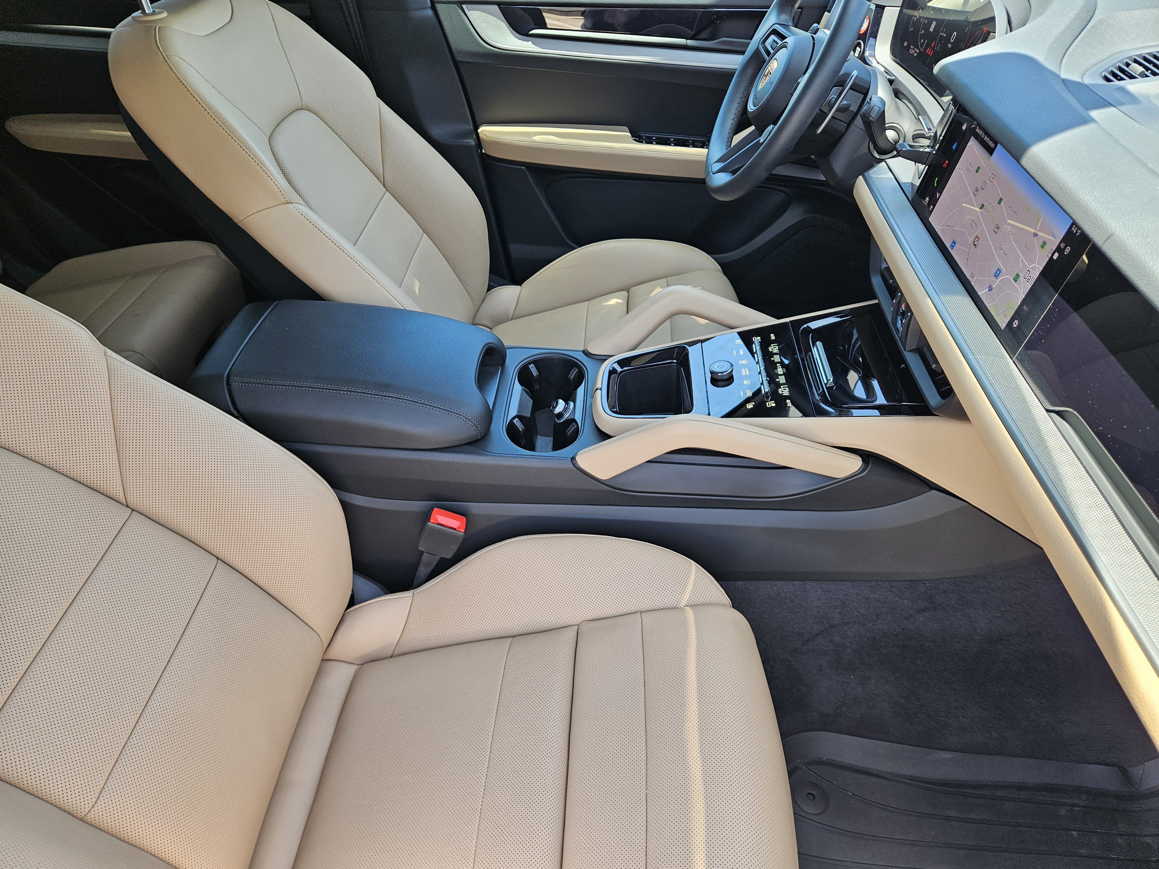 Certified 2026 Porsche Cayenne AWD/4WD image 15