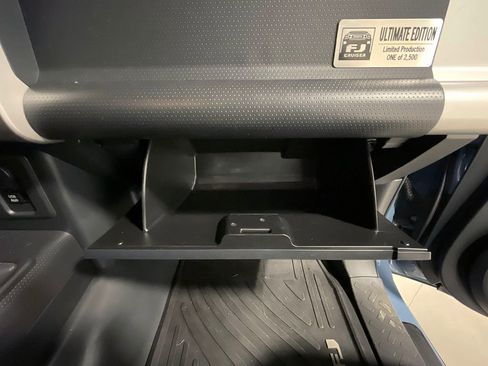 Used 2014 Toyota FJ Cruiser 4WD image 64