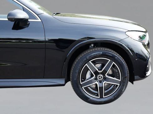 Used 2026 Mercedes-Benz GLC 300 image 12