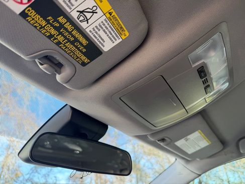 Used 2019 Toyota Highlander LE image 28