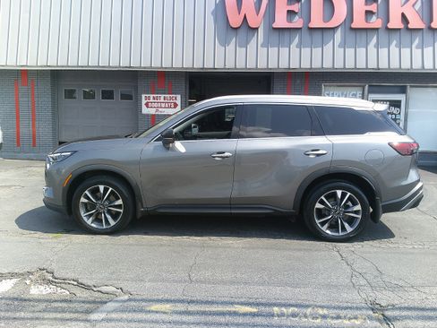 Used 2023 INFINITI QX60 Luxe w/ Cargo Package AWD/4WD image 2