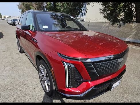 Used 2026 Cadillac Vistiq Sport AWD/4WD image 2