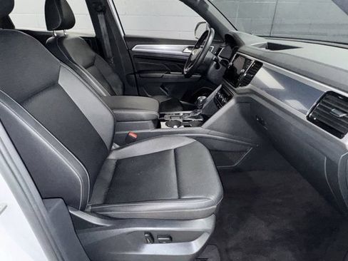 Used 2020 Volkswagen Atlas Cross Sport SEL R-Line FWD image 18