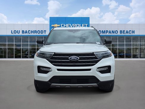 Used 2023 Ford Explorer XLT w/ Equipment Group 202A image 2