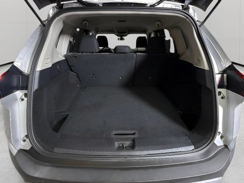 Used 2021 Nissan Rogue SV FWD image 28