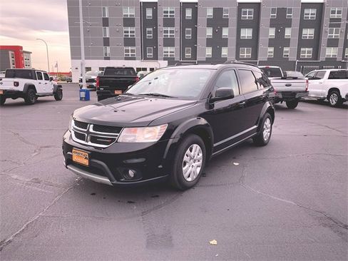 Used 2019 Dodge Journey SE w/ Connectivity Group image 1