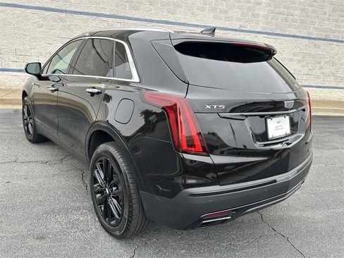 Certified 2022 Cadillac XT5 Premium Luxury w/ LPO, ONYX Package image 5