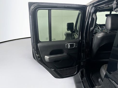 Used 2023 Jeep Wrangler Unlimited Sahara image 27