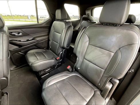 Used 2023 Chevrolet Traverse LT w/ LT Premium Package image 19