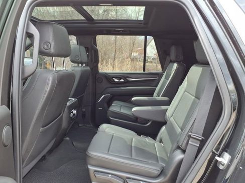 Used 2021 GMC Yukon Denali w/ Denali Premium Package AWD/4WD image 11