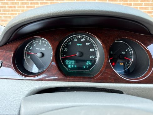 Used 2008 Buick Lucerne CXL w/ Driver Confidence Package FWD image 4