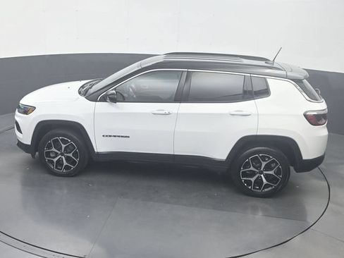 Used 2025 Jeep Compass Limited AWD/4WD image 22