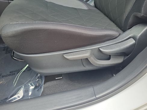 Used 2018 Nissan Kicks SV w/ Exterior Electronics Package FWD image 20
