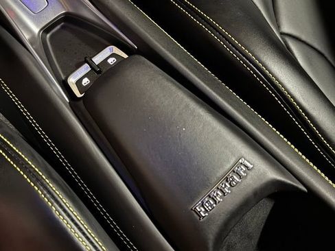 Used 2020 Ferrari F8 Tributo RWD image 23