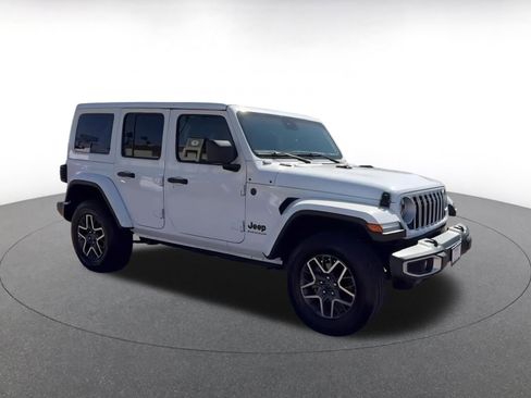 Used 2025 Jeep Wrangler Sahara image 2