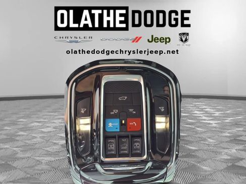 Used 2024 Jeep Grand Cherokee Summit w/ Luxury Tech Group V AWD/4WD image 15