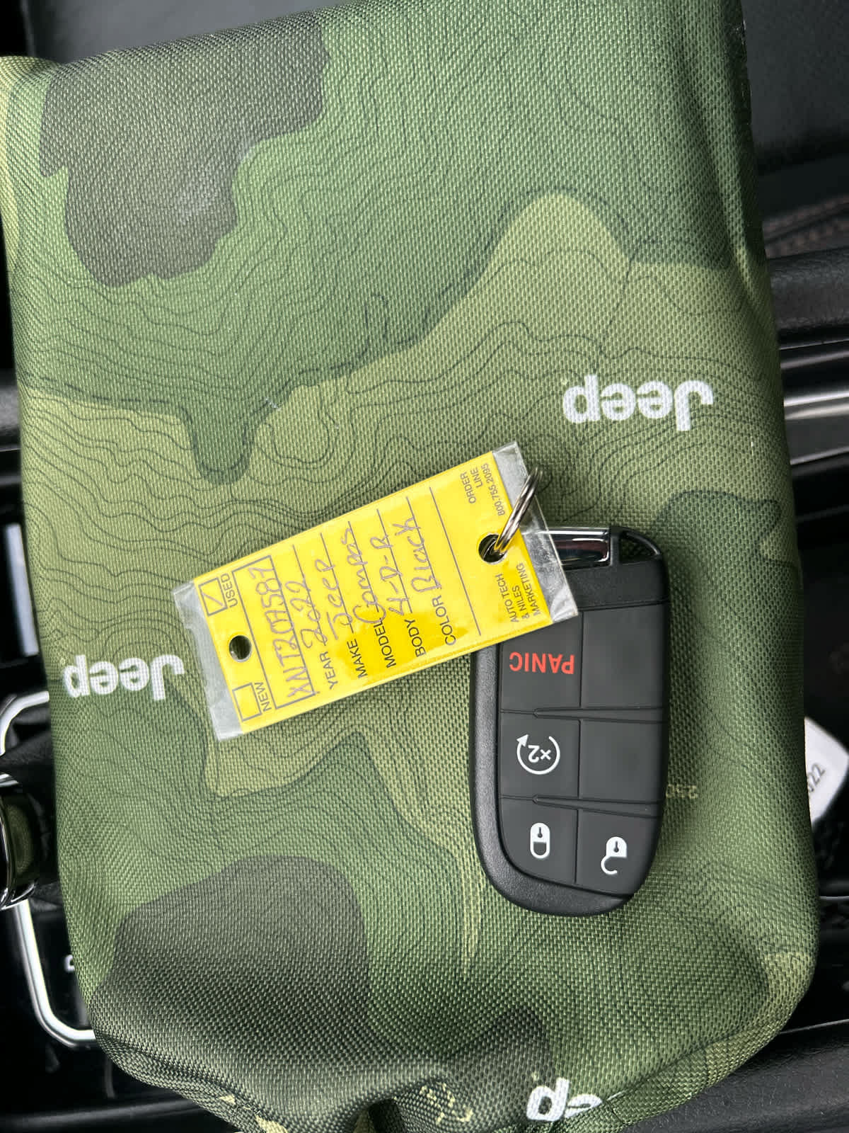 Used 2022 Jeep Compass Latitude w/ Sun and Sound Group AWD/4WD image 23
