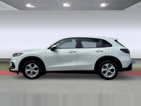 Used 2023 Honda HR-V LX image 2