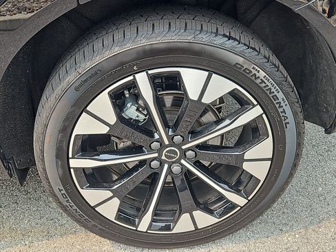 Used 2026 Volvo XC60 B5 Plus w/ Protection Package Premier AWD/4WD image 28
