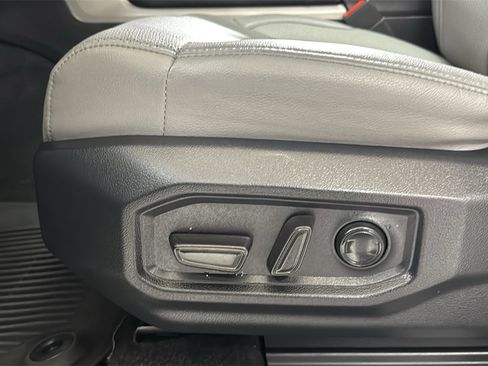 Used 2025 Toyota Tundra Limited image 14