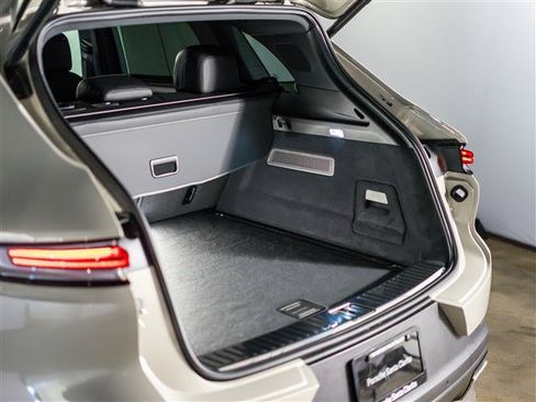 Certified 2026 Porsche Cayenne AWD/4WD image 35