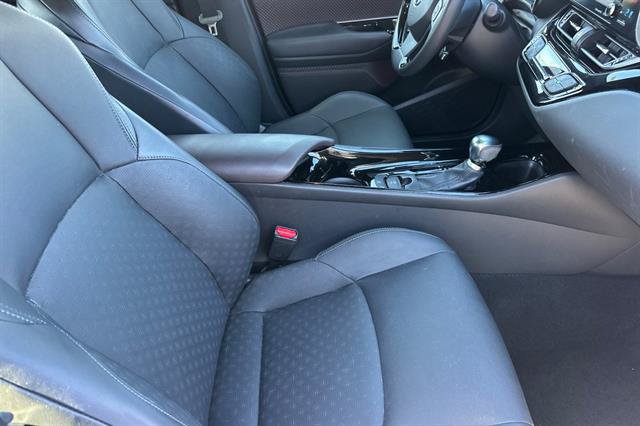 Used 2019 Toyota C-HR Limited FWD image 16