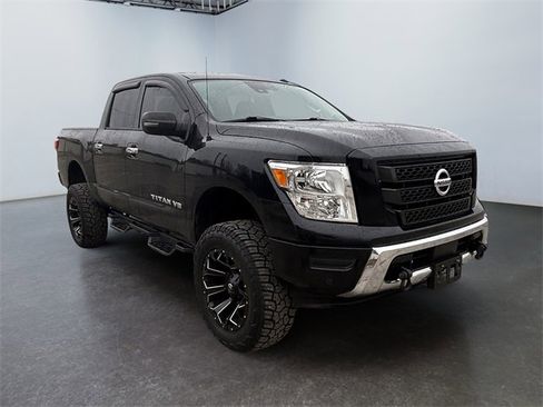 Used 2020 Nissan Titan SV w/ SV Convenience Package image 7